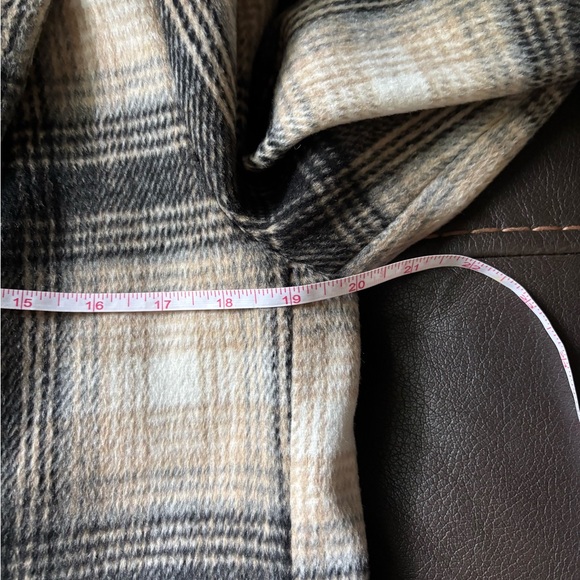 Black and Cream Plaid Blazer - Picture 7 of 10